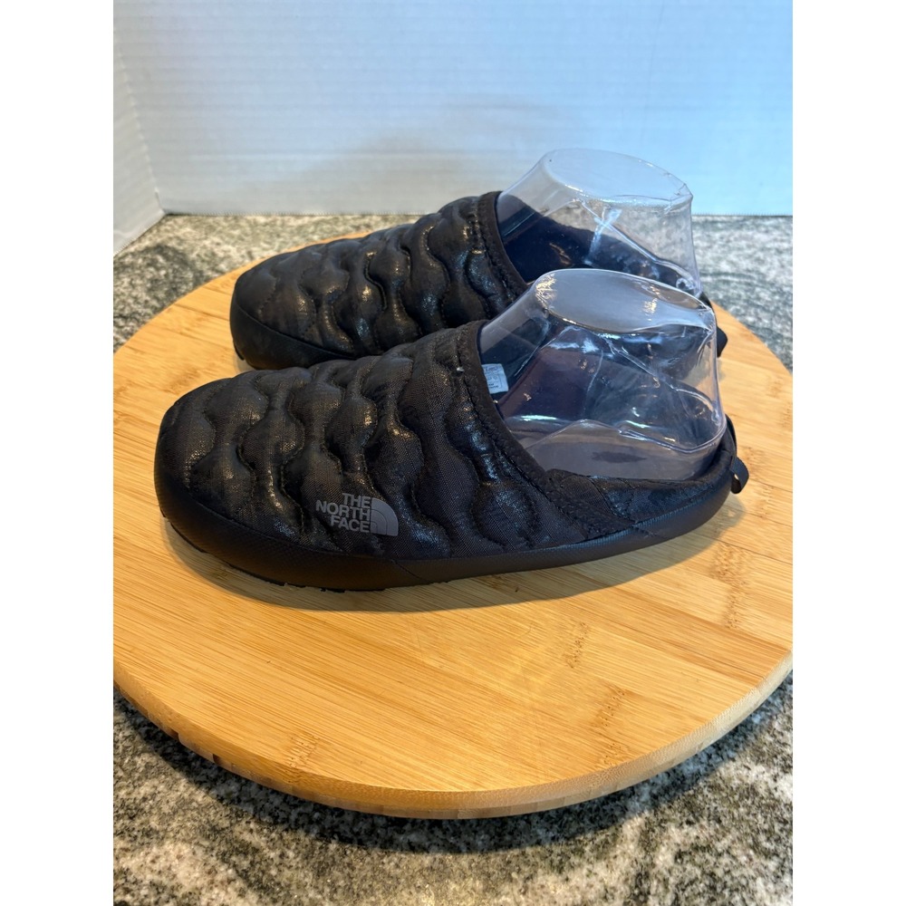 The North Face ThermoBall Traction Mule IV Black Shiny Slippers NF0A32YZ Size 7 - Picture 3 of 8